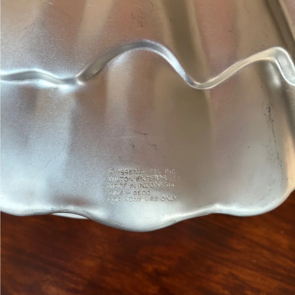 Wilton Barbie Cake Pan - 1995 Baking Model # 2105-3500